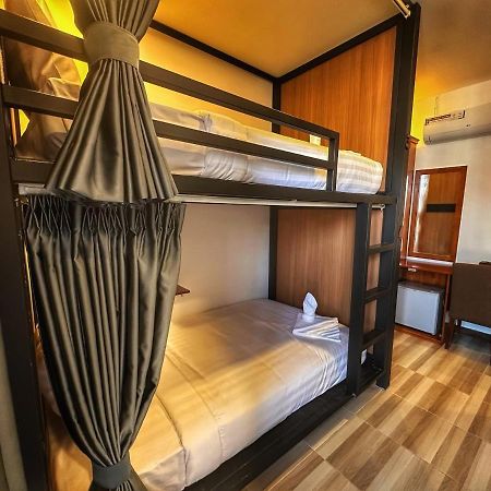 Monsoon Riverside Hotel Пном Пен Екстериор снимка