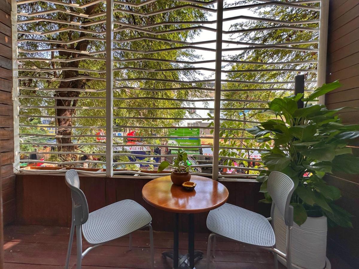 Monsoon Riverside Hotel Пном Пен Екстериор снимка