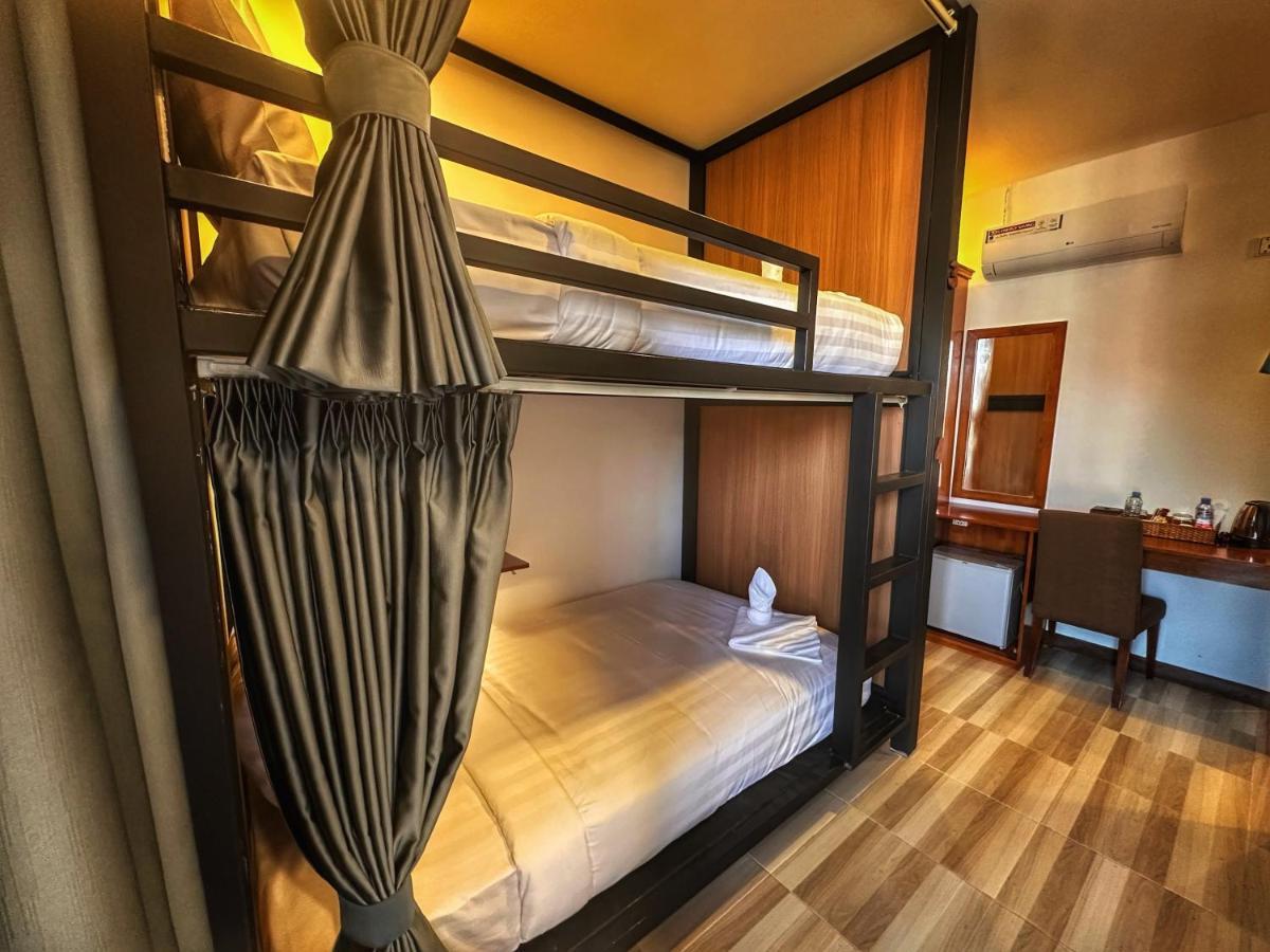 Monsoon Riverside Hotel Пном Пен Екстериор снимка
