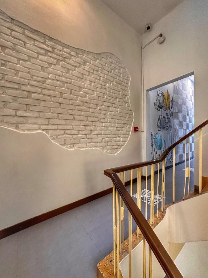 Monsoon Riverside Hotel Пном Пен Екстериор снимка