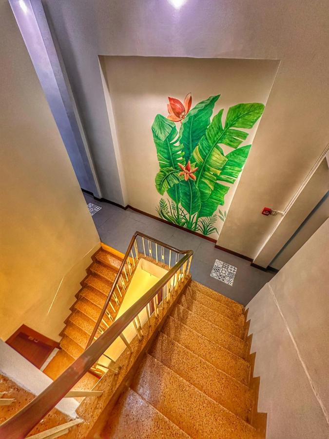 Monsoon Riverside Hotel Пном Пен Екстериор снимка