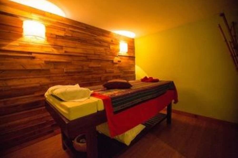 Monsoon Riverside Hotel Пном Пен Екстериор снимка