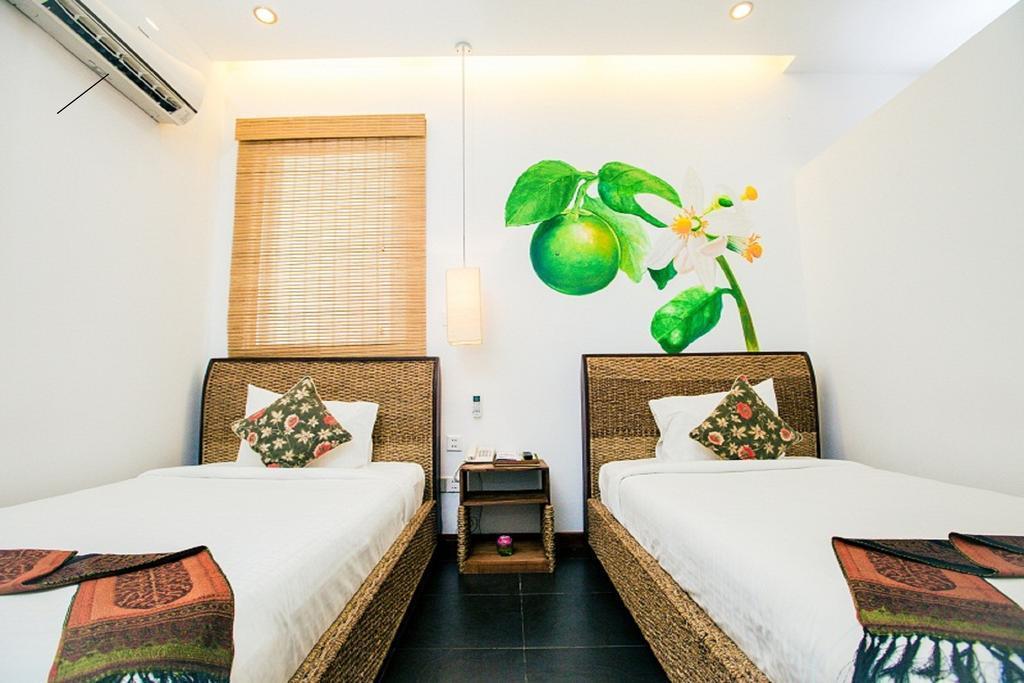 Monsoon Riverside Hotel Пном Пен Екстериор снимка